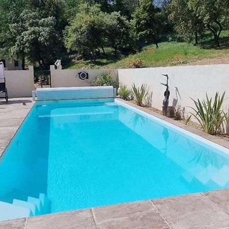 Saint-Esteve-Janson Les Bois De Zola Entre Provence Et Luberonアパートホテル 部屋 写真